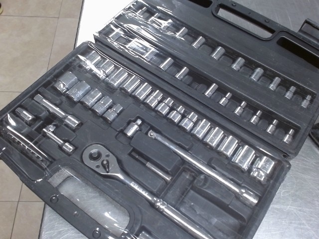 Stanley 60 pieces set missing parts