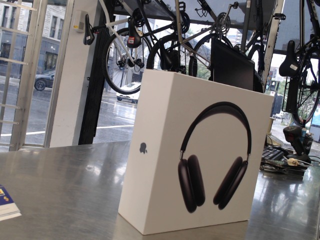 Airpodmax  1st generation
