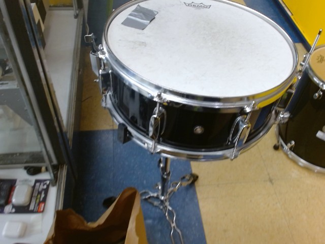 Snare drum avec son stand