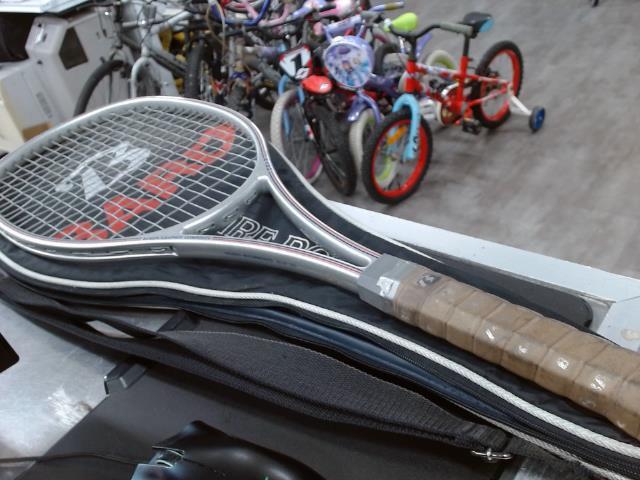 Raquette de tennis + case