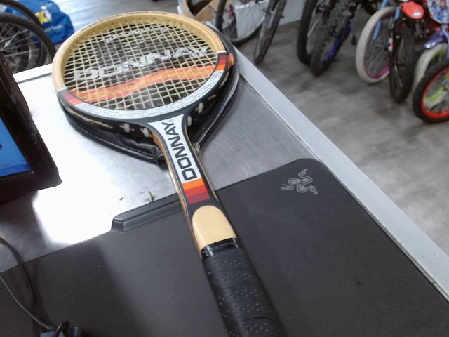 Raquette de tennis vintage bois + case