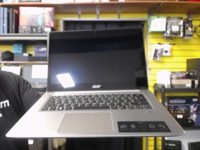 I5-8250u @ turbo 3.4ghz 8go ram 128 ssd