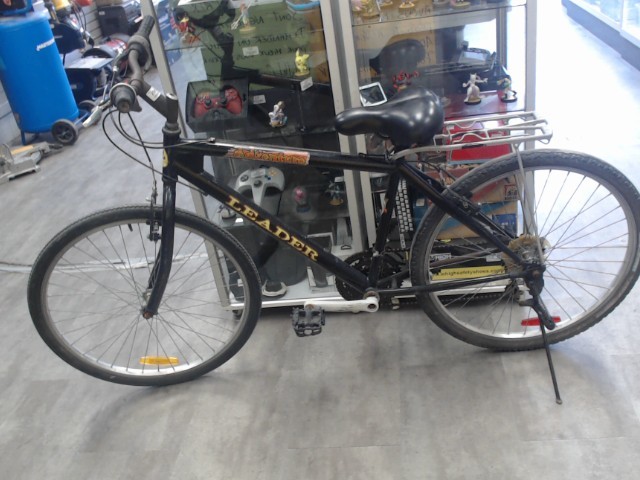 Velo noir leader aventure