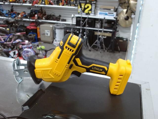 Replique chinoise scie va&vien dewalt