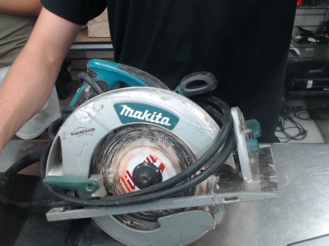 Scie ronde a fils makita