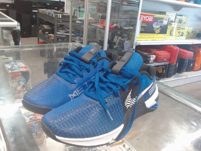Nike pair of shoes size 10.5