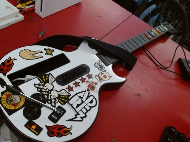 Guitare guitar hero pour nintendo wii
