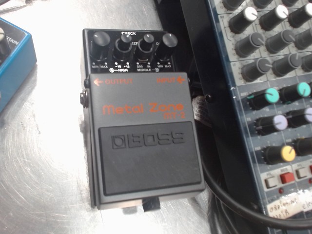 Pedale metal zone