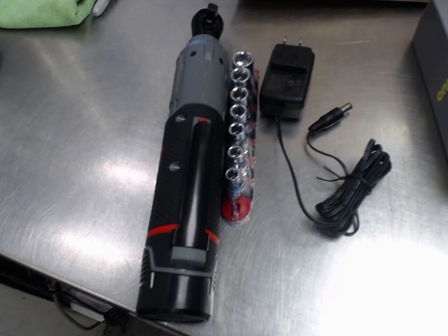 Battery 3/8 ratchet+charger+acc