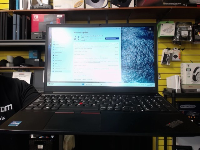 I5-1135g7 8gb 256 nvme ssd +chargeur