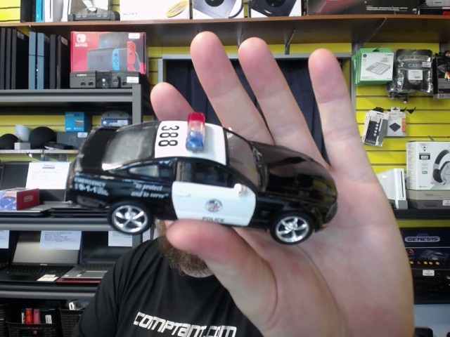 Petite voiture 1/38 2006 ford mustang