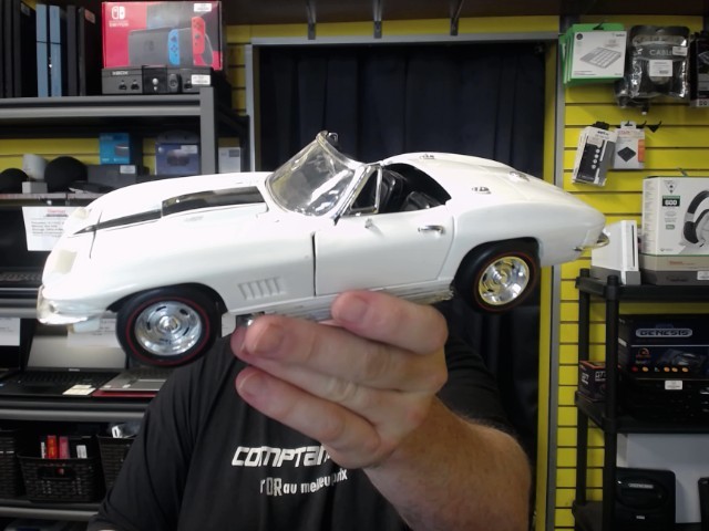 Covette 1/18 blanche