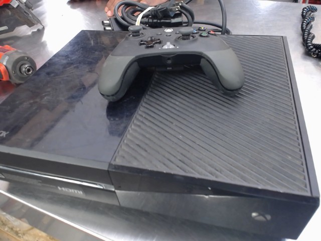 Xbox one 1st gen+acc