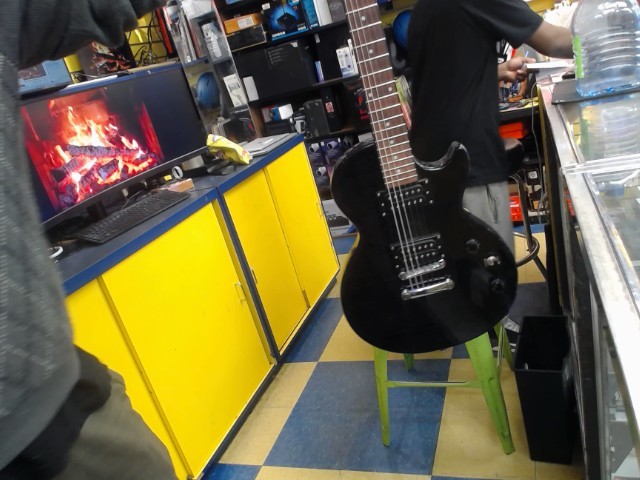 Guitare special ii noir vernie