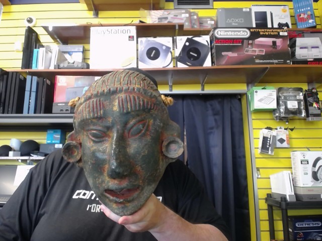 Masque en terre cuite meso