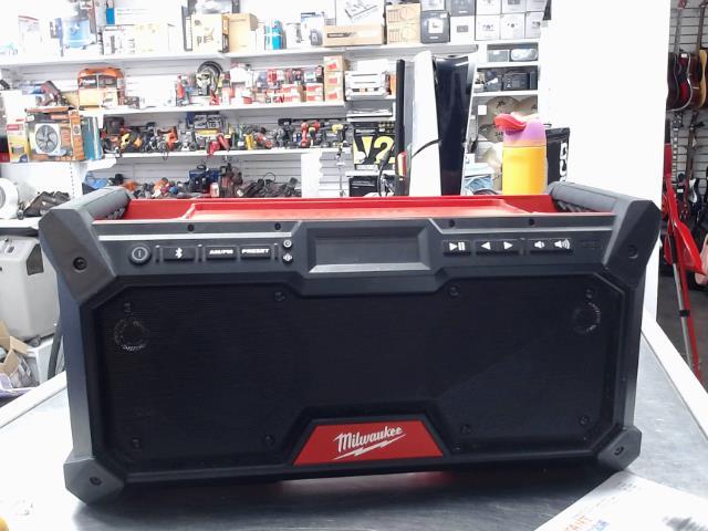 Bluetooth jobsite radio + batt
