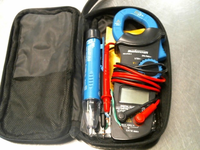 Voltmetre mastercraft avec etui