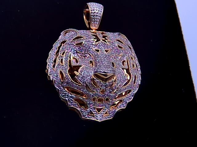 BRELOQUE EN OR AVEC DIAMANTS