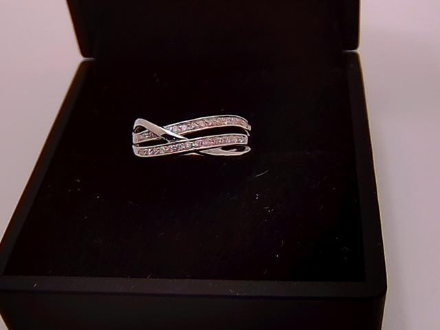 BAGUE EN OR 10KT AVEC DIAMANTS