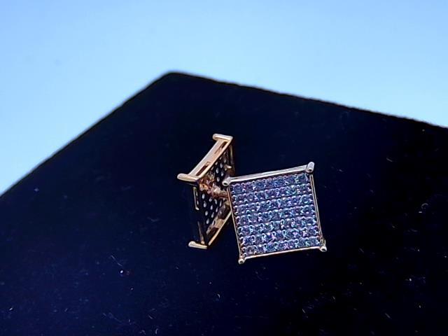 BOUCLES D OREILLES EN OR 10KT NEW