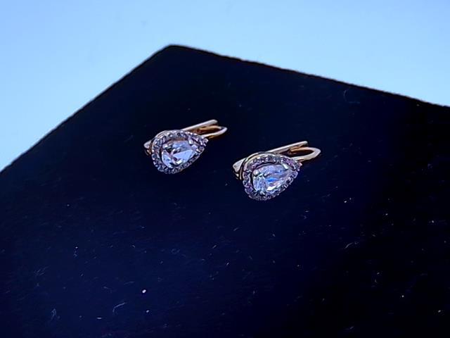 BOUCLES D OREILLES EN OR 10KT