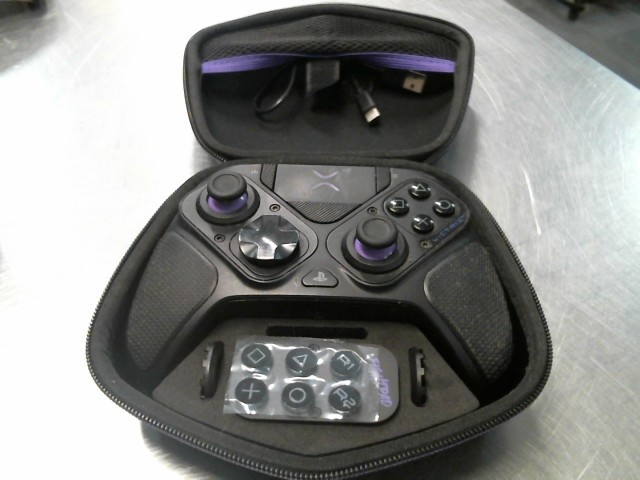 Manette ps5 avec etui