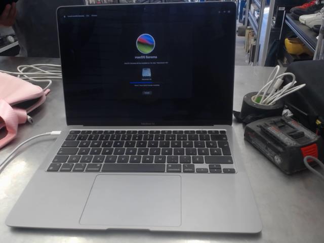 Macbook air m1 a2337