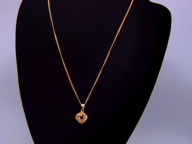 CHAINE EN OR 118KT AVEC PENDANT
