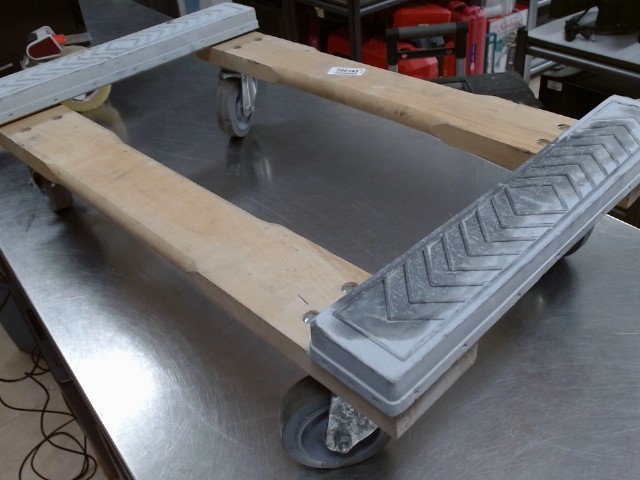 Dolly roulant plat