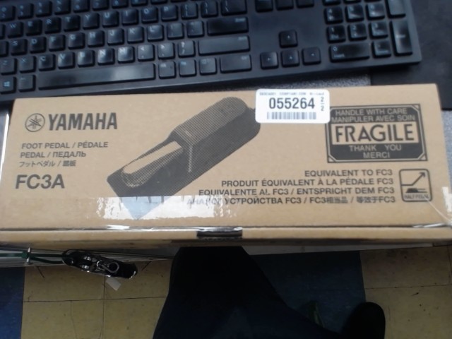 Foot pedal pour piano new en boite