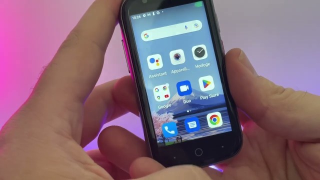 Petit tlphone de poche