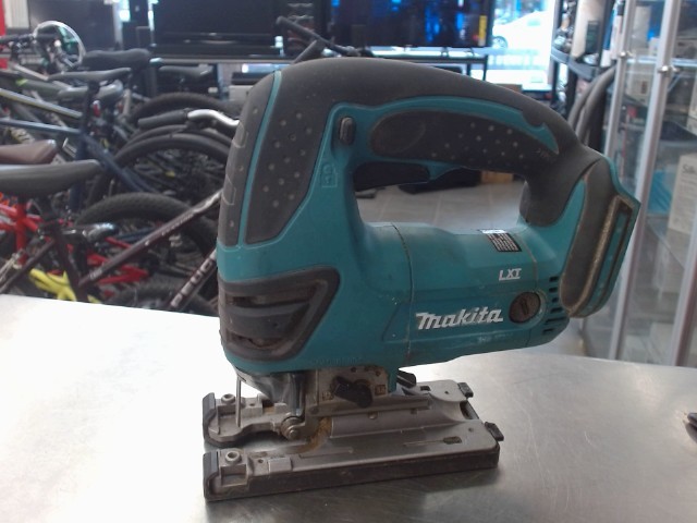 Scie sauteuse makita