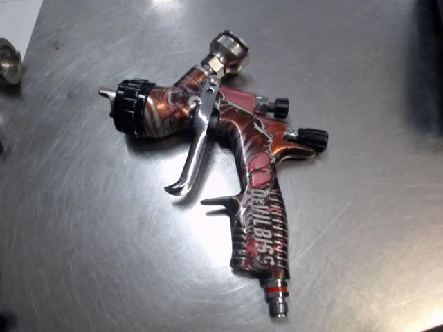 Gun a peinture a gravite custom