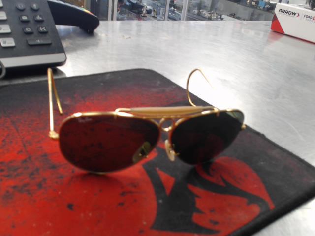 Lunette ray-ban couleur or pale