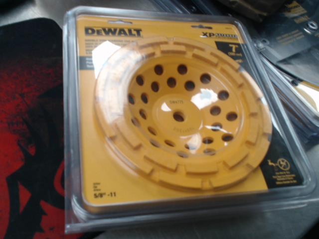 Double row diamond cup wheel dewalt