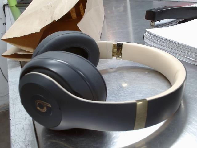 Pair de headphone no acc