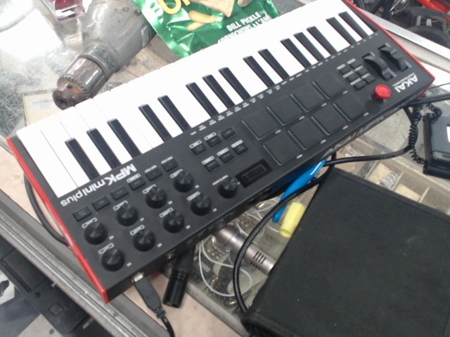 Keyb small