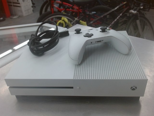 Console xbox one s avec manette