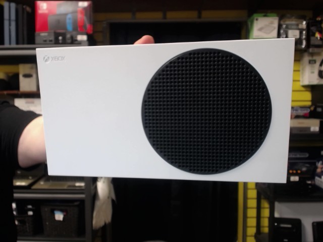 Console 500go + fils (pas de manette)