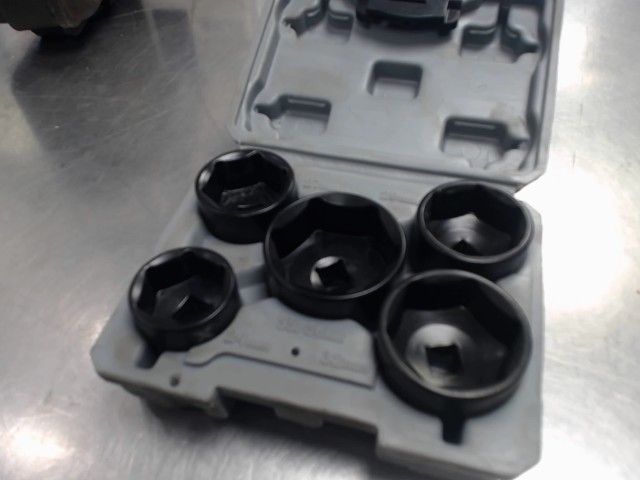 Oil filter socket