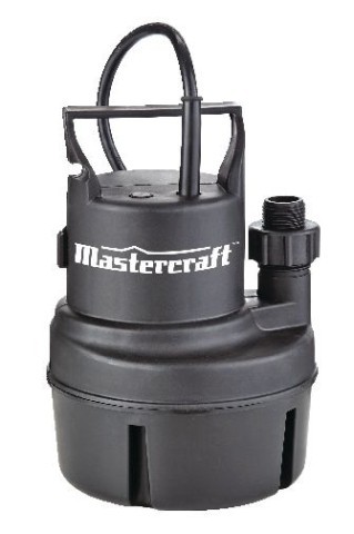 Pompe utilitaire immergee dans boite