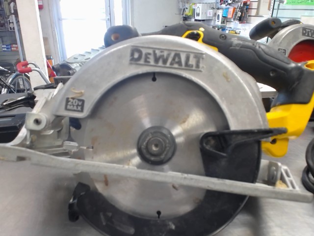 Scie circulaire dewalt