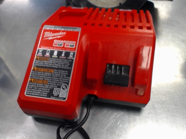 Chargeur milwaukee