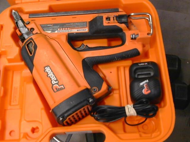Paslode+batt+chargeur dans case