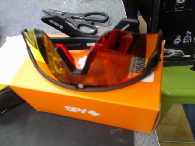Eed lunette de soleille en boite ******