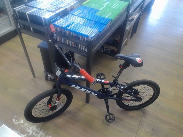 Bmx rouge et bleu marin