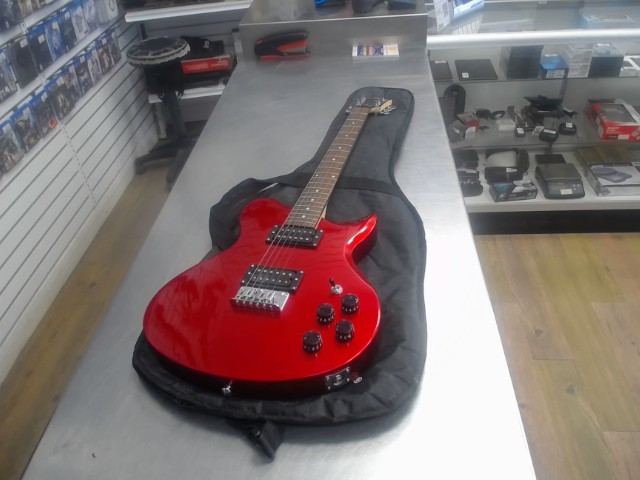 Guitare electrique rouge
