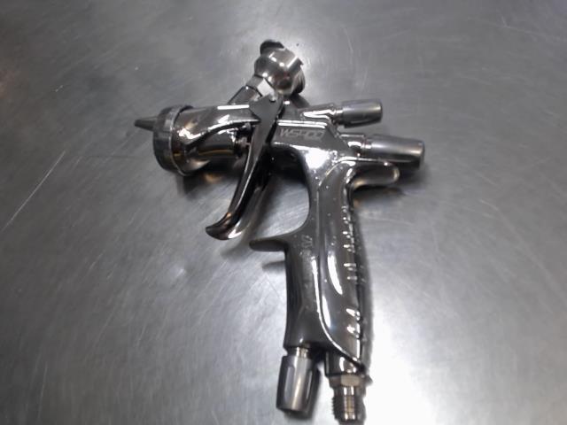 Gun a peinture a gravite