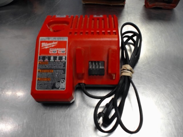 Chargeur milwaukee