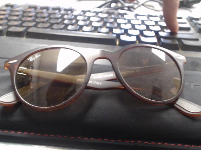 Lunette de soleil replic ray ban